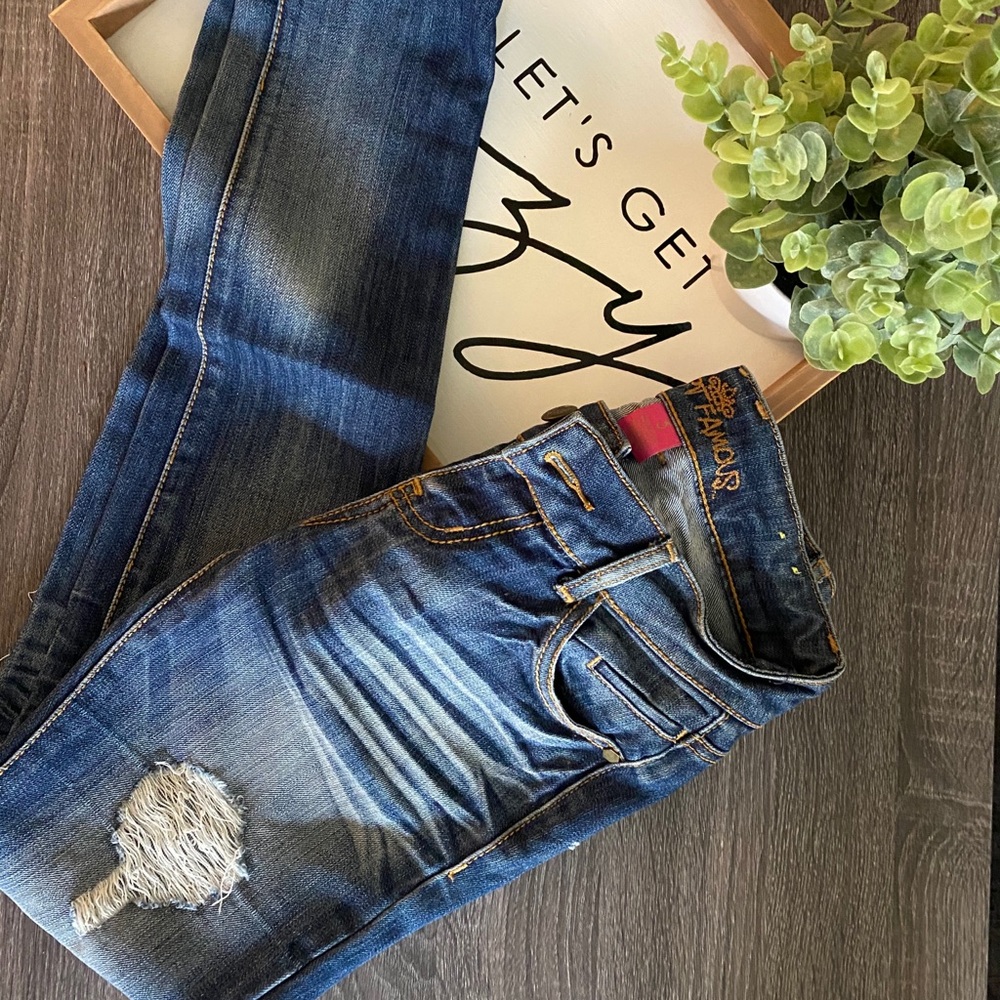 Straight skinny “almost famous” jeans.